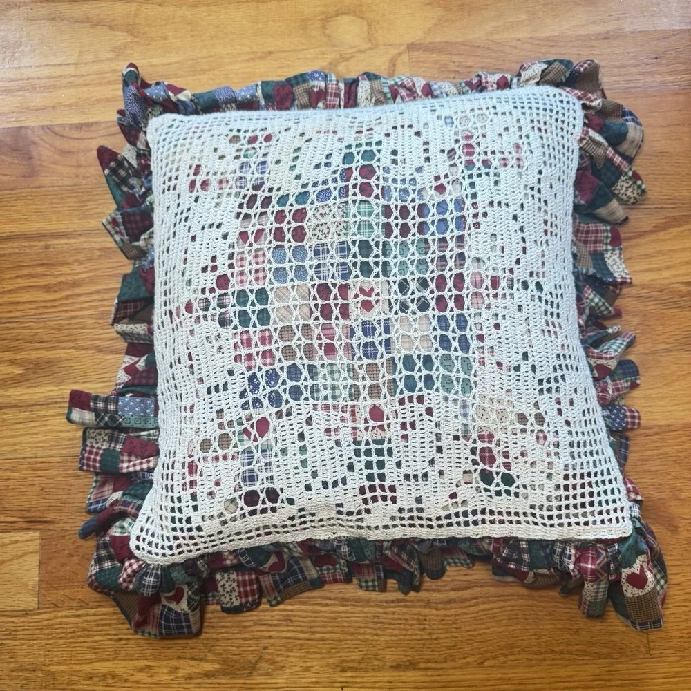 Vintage Handmade Crochet Ruffle Pillow Pair Blue‎ & Patchwork Country Cottage